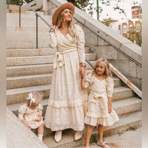 NWT Ivy City Co Cream Long Sleeve Ava Dress - Size Large